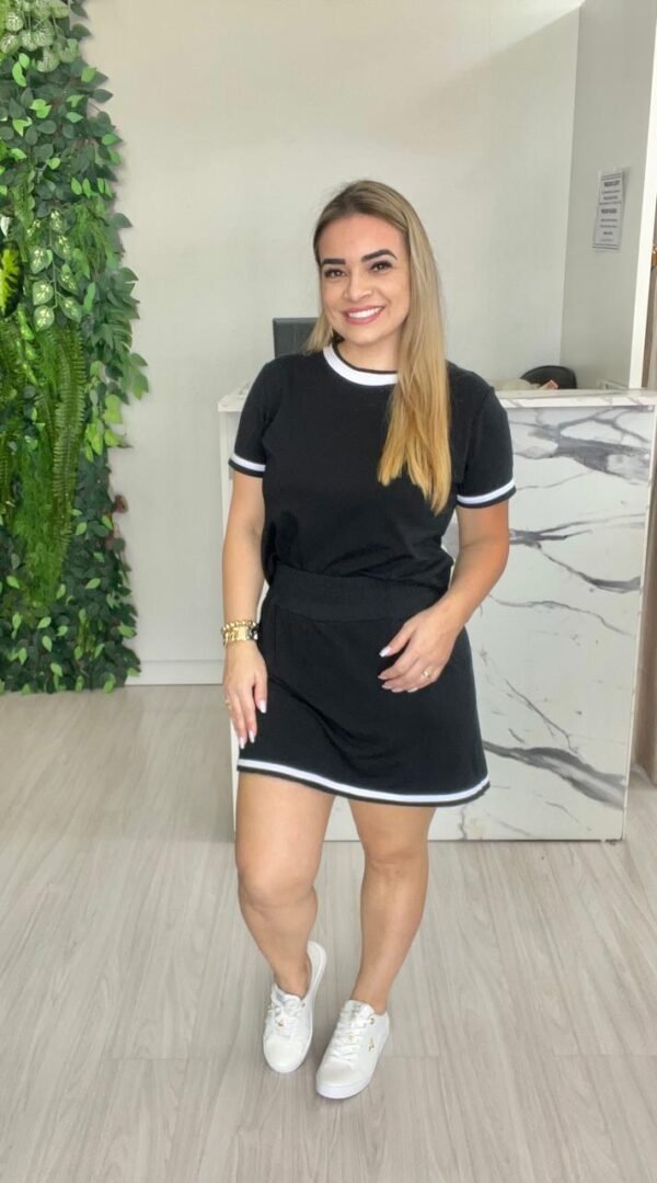 Conjunto Preto Esportivo – Praticidade e Estilo em Dobro
