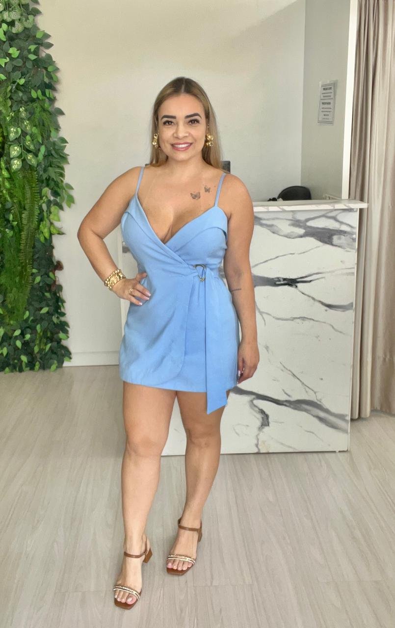 Macaquinho Azul Transpassado – Feminino e Sofisticado