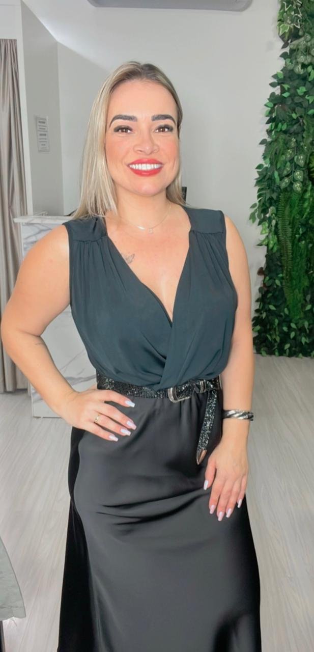 Saia Cetim Preta – Elegância com Caimento Perfeito - Imagem 4