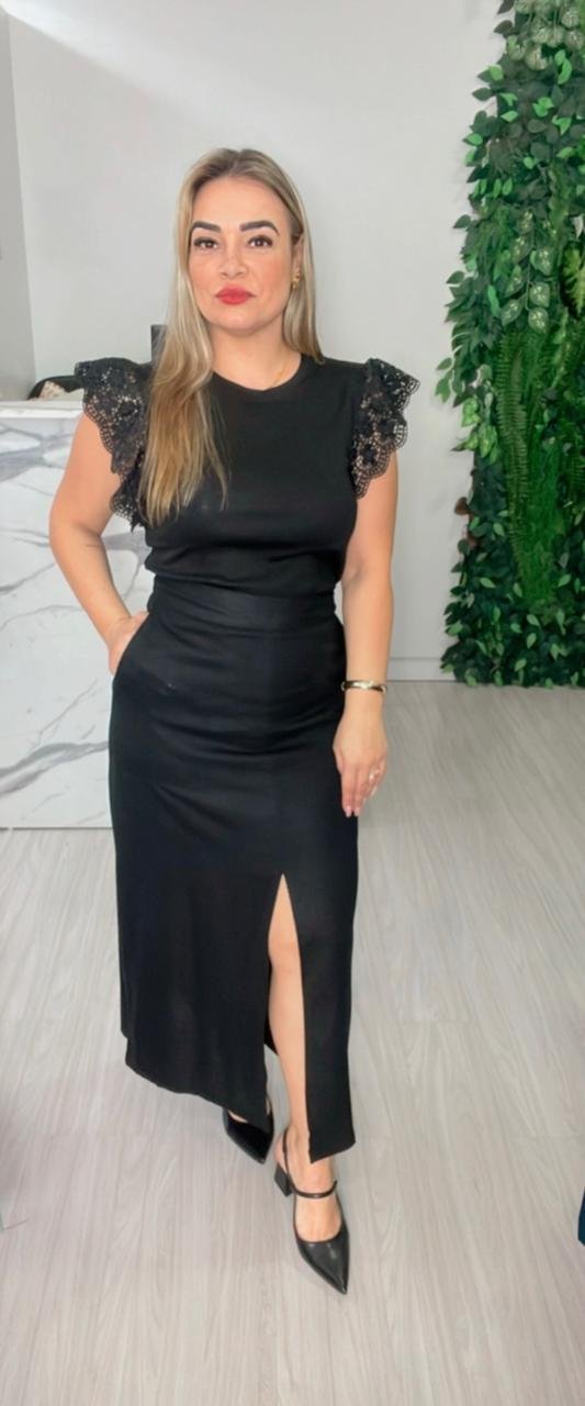 Saia Midi em Viscolinho com Fenda – Elegância Atemporal