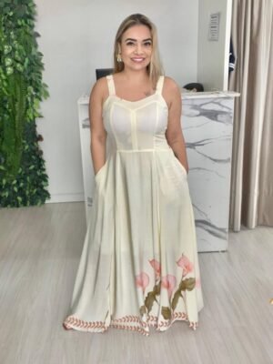 Vestido Longo Creme com Estampa Floral – Sofisticação e Delicadeza