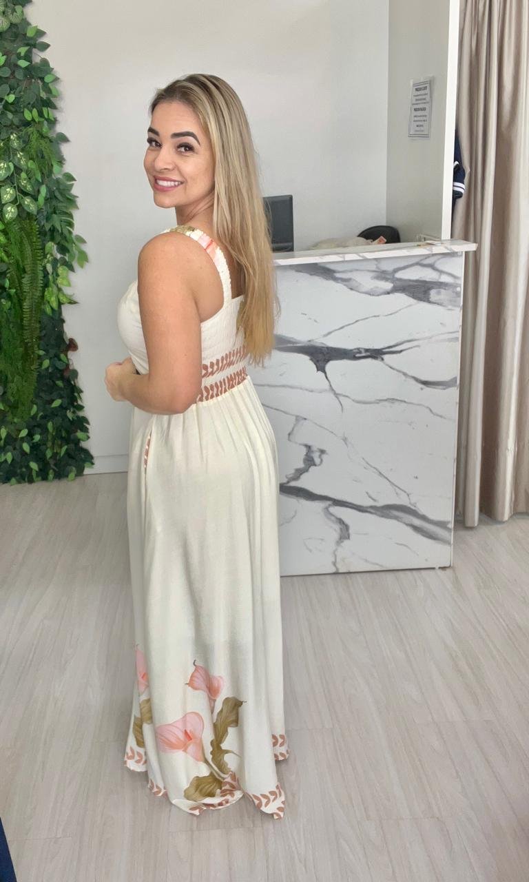 Vestido Longo Creme com Estampa Floral – Sofisticação e Delicadeza - Imagem 3