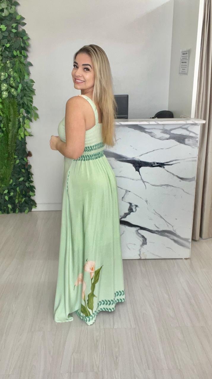 Vestido Longo Verde com Estampa Floral – Delicado e Atemporal